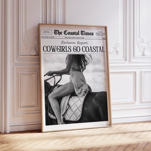 Küsten Cowgirl Zeitungsdruck Wandkunst, New York Nachrichten | Western Wall Art Vintage Barwagen, Wohnheim Retro Surfen, druckbare Wandkunst
