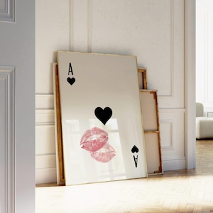 Stampa di baci alla moda, carta da gioco, arte murale, stampa di assi di cuori, labbra con baci retrò alla moda, femme fatale / estetica da appartamento / download immediato