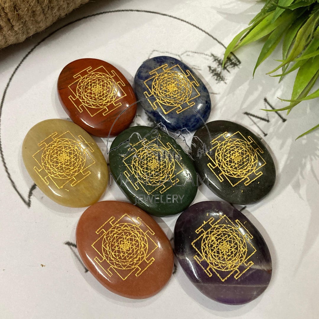 7 Chakra Crystal Set With Sri Yantra Symbol, Engraved Disc Set, Chakra ...