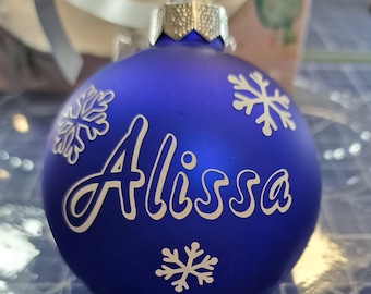 Personalisierte Weihnachtskugeln aus Glas - klassisch & zeitlos - 6cm und 8 cm