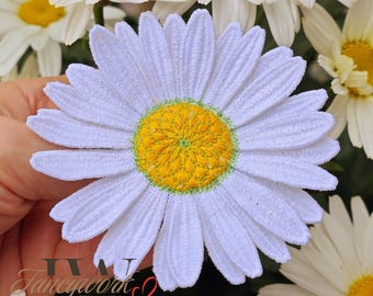 FSL Embroidery design daisy brooch hoop 4 x 4 inch FSL embroidery file daisy brooch embroidery frame 10 mm x 10 mm