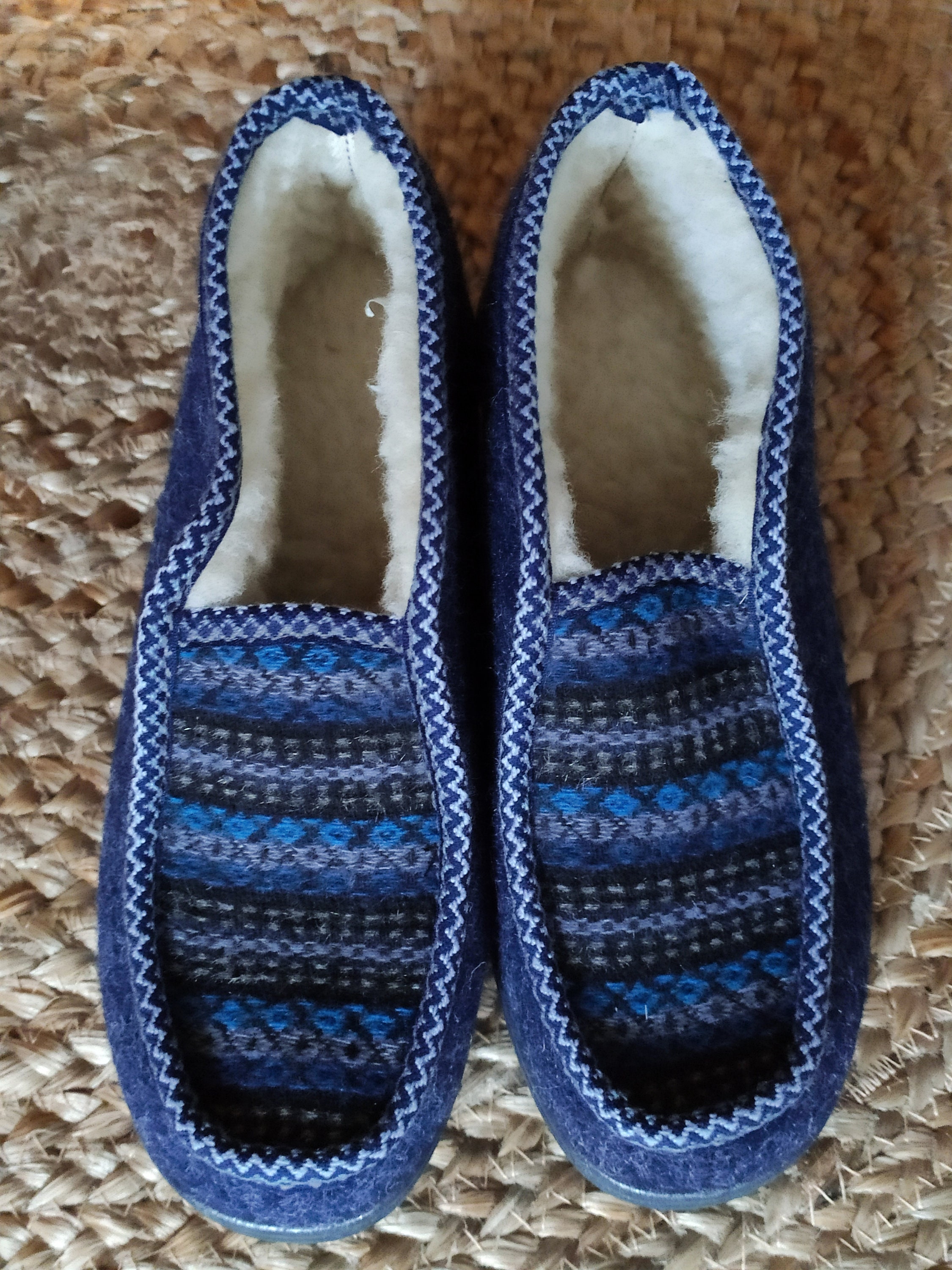 VINTAGE Reflexan Slippers Hut Shoes Blue Size 36