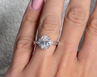 2.50 Carat D-VVS2 Oval Cut Lab Grown Three Stone Diamond Engagement Ring / Trillion Side Diamonds 14k White Gold / Lab Grown 3 Stone Ring /