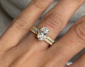 2.50 Carat D-VVS2 Oval Cut Lab Grown Diamond Bridal Set with Pave’ Accents / 14k Yellow Gold / Oval Shape Engagement Ring & Matching Band /