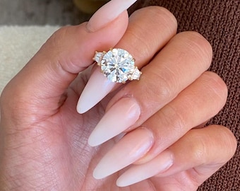HUGE 8.00 Carats Lab Grown Round Cut / Round Shaped Diamond Engagement Ring / Luxurious 18k Three Stone Ring / Round & Tapered Baguette .