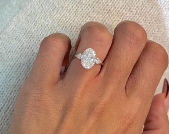 3.50 Carat IGI Certifed E-VVS2 Oval Cut With Pear Cut Side Stones / Lab Grown Diamond Engagement Ring / 14k Rose Gold / Three Stone Ring /