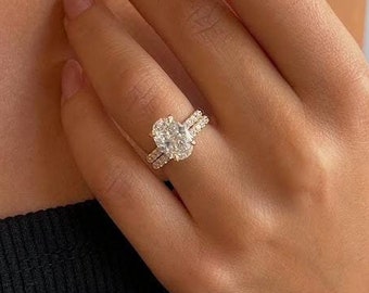 4.50 Carat Oval Cut Lab Grown Diamond Engagement Ring Set / Matching Round Diamond Wedding Band / 14k Yellow Gold / Luxurious Bridal Set /