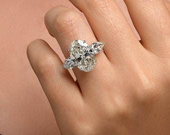 12 Carats Lab Grown Oval Cut Diamond Engagement Ring / IGI Certified Oval Cut Lab Grown Diamond / Three Stone Ring / 18k Gold Diamond Ring