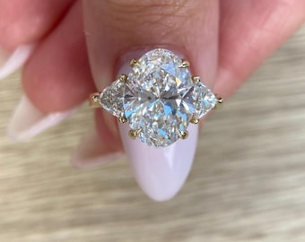 4.50 Carats Lab Grown Oval Cut with Trillion Side Diamonds 18k Yellow Gold , Lab Grown Diamond Engagement Ring / IGI Certified Diamond Ring