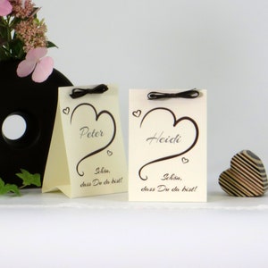 Personalisierte Tischkarten - Kartonage für Gastgeschenk - 5 Stück - Namenskarten - Platzkarten - Hochzeit - Silberhochzeit - In love