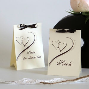 Personalisierte Tischkarten - Kartonage für Gastgeschenk - 5 Stück - Namenskarten - Platzkarten - Hochzeit - Silberhochzeit - Herzen