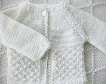 Patrón de tejido para cárdigan de bebé Willow Weave / Tejido texturizado, sin costuras, de arriba hacia abajo (descarga instantánea)