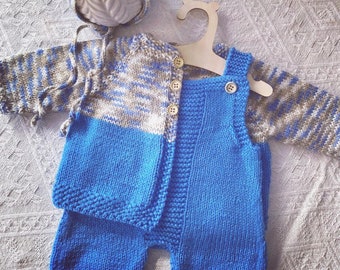 Combishort tricoté à la main | Barboteuse en tricot | Salopette tricotée | Cardigan en tricot | Bonnet tricoté | Tricots pour bébé | Cadeau bébé | Fête prénatale