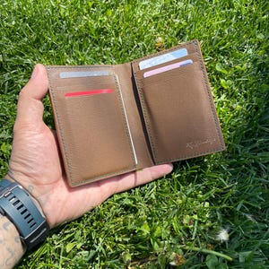 Cartera de cuero unisex, regalo de aniversario para él y para ella, cartera plegable, cartera hecha a mano, personalización gratuita, regalo para él, regalo para ella