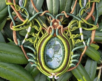 Moss agate macramé necklace