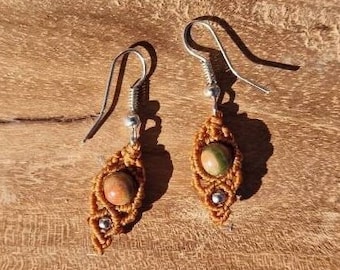 Unikate macramé earrings