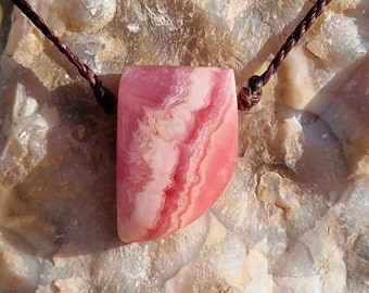 Rhodochrosite macramè necklace