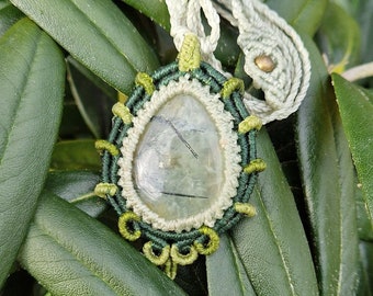 Preite macramé necklace