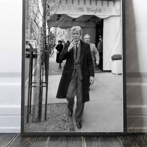 David Bowie-afdruk | David Bowie loopt langs Madison Avenue, New York, NYC in 1983 | Vintage | Premium kwaliteit afdrukken