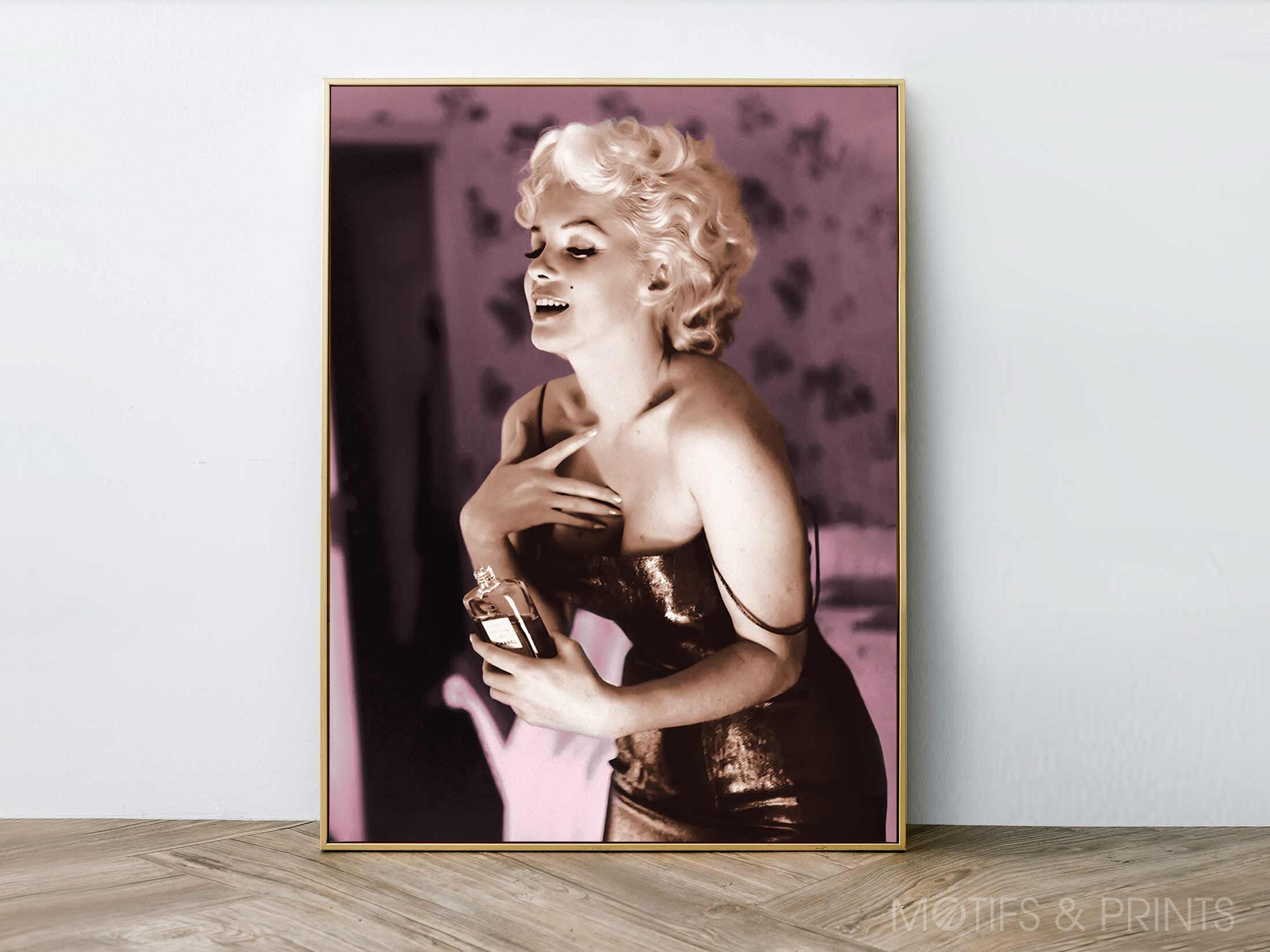 Marilyn Monroe Spraying Perfume 1955 | Black and White Photo | and ...