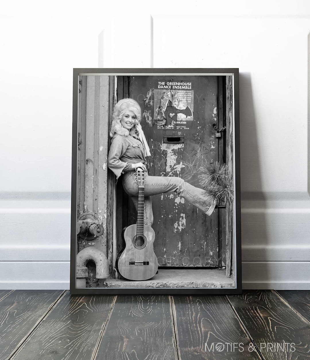 dolly-parton-print-country-singer-poses-for-a-portrait-1976-new