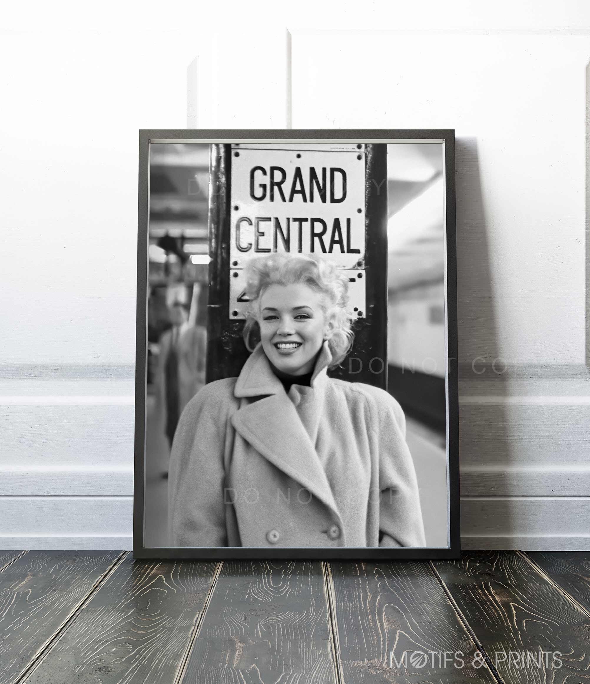 Marilyn Monroe Subway Grate Photograph – Black And White 8x10 Print – Celebrity Reproduction