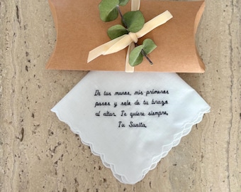 Personalized embroidered handkerchief. Handkerchief for weddings, communions, baptisms. Gift for mothers, women's handkerchiefs, ladies' handkerchiefs, godmother's gift.