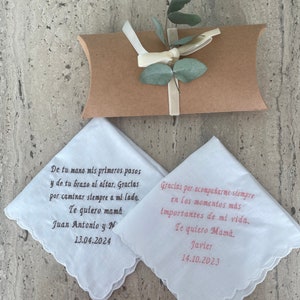 Pañuelo bordado personalizado. Pañuelo para boda, comunión, bautizo. Regalo madre, pañuelo mujer, pañuelo señora, regalo madrina. imagen 2