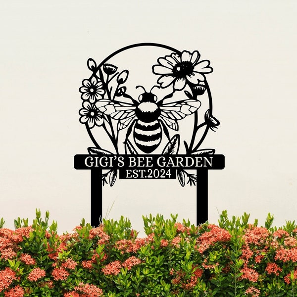 Personalized Queen Bee Garden Sign Stake, Gift for Bee Keeper, Gardener Name Sign, Honeybee Garden Sign, Gardener Family Name Sign