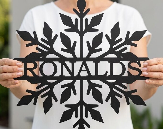 Personalized Snowflake Metal Sign, Custom Family Name Christmas Decor, Winter Wall Art Gift