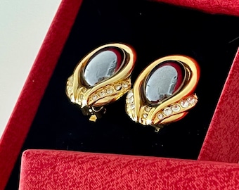 Vintage oval clip on earrings