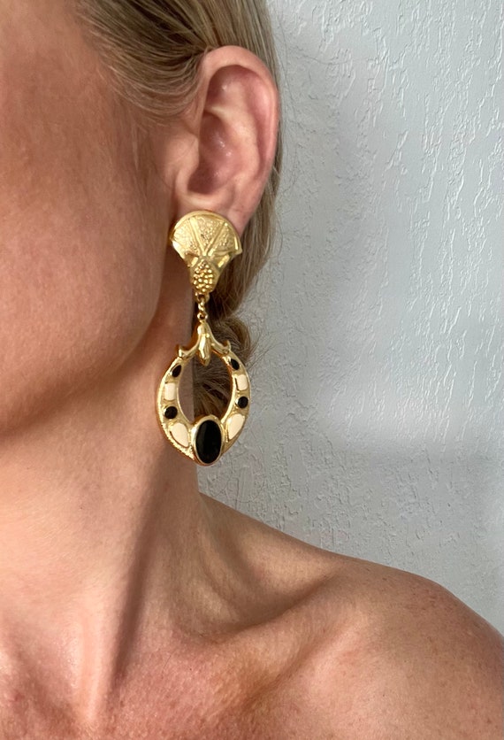 Vintage gold dangling clip on earrings