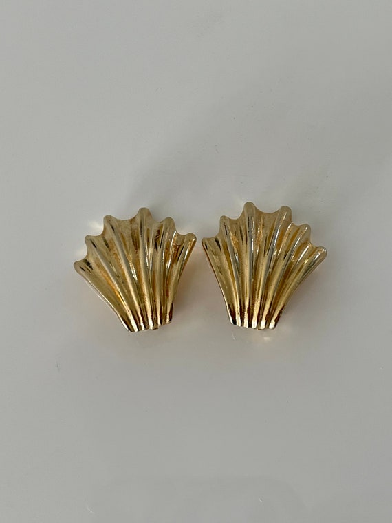 Vintage gold fan clip on earrings - image 2