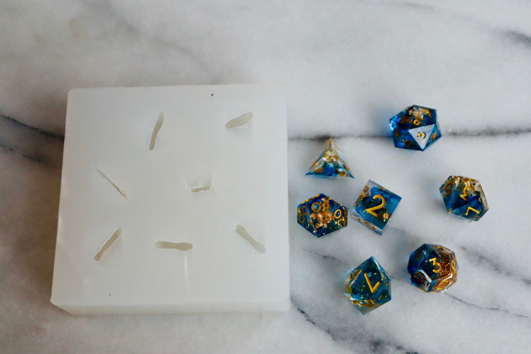 DND Dunegons and Dragons Dice Platinum Silicone UV Resin Epoxy Resin