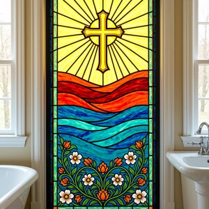 Puede incluir: Un panel de ventana de vidriera rectangular que presenta una cruz amarilla central con rayos de sol radiantes sobre olas rojas y azules. La sección inferior muestra un jardín de flores blancas y naranjas con tallos y hojas de color verde.