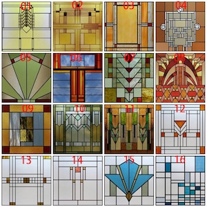 Könnte beinhalten: Ein Satz von 16 Buntglasfenstern in einem Rastermuster. Die Designs zeigen geometrische Formen und Muster in verschiedenen Farben, darunter Blau, Grün, Rot, Gelb und Braun.