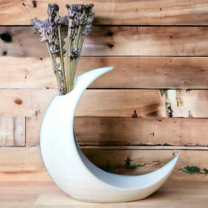 Crescent Moon Decor - Minimalist Moon Vase - Handmade Flower Vase - Unique Table Centerpiece - Personalized Gift for Moon Lovers