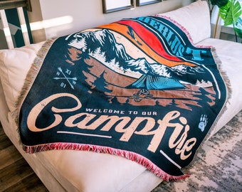 Vintage Camper Bedspread Blanket: Glamping Picnic Throw
