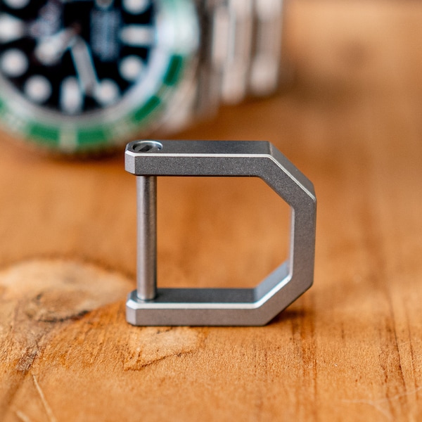Titanium Keychain D-Ring: Strong Metal Shackle, Lanyard Connector
