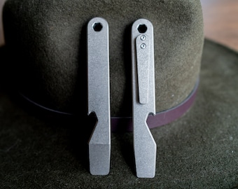 Titanium koevoet: EDC-multitool met clip