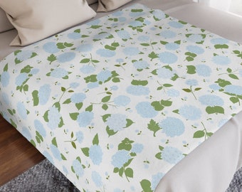 Light Blue Green White Floral Blanket, Grand Millennial Blanket, Blue Hydrangea Plush Blanket, Coastal Flower Blanket, Gifts for Mom Grandma