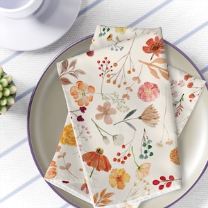 Floral Napkins, Watercolor flower napkins, wildflower napkin set, Spring dining napkins, boho red table napkins, Hostess gift, gifts for mom