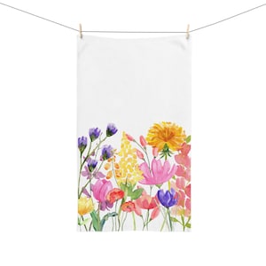Wildflower towel, kitchen flower towel, floral Hand Towel, Gifts for Mom, housewarming gift, floral kitchen towel, flower bath towel