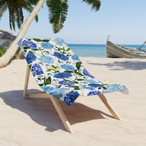 Hydrangea Beach Towel, Blue Hydrangea Towel, Coastal Summer Towel, Floral Blue Pool Towel, Gifts for Mom, Coastal Grandma Gifts