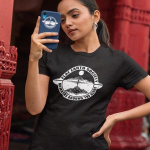 Flat Earth Society T-Shirt: Retro Conspiracy Theory Graphic Tee