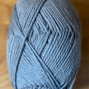 Aran Weight Yarn. 80 Shetland 20 BFL. 100g. 191yards. Stoneveil