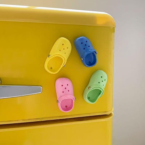 Mini Crocs Schuhe Kühlschrankmagnete, niedlicher Kühlschrankmagnet, kreative Kühlschrankdekoration, lustiges Küchendekor, Crocs Schuhe Liebhaber Geschenke