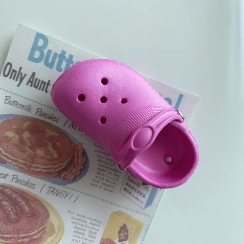 Mini aimants pour réfrigérateur chaussures Crocs, aimant de réfrigérateur mignon, décoration créative pour réfrigérateur, décoration de cuisine amusante, cadeaux pour les amateurs de chaussures Crocs Magenta