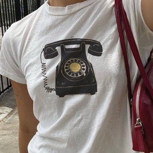 Old Phone Baby Tee Vintage Graphic Baby Tee Y2k Babytee Trendy Graphic Shirt Vintage Shirt For Women's Streetwear Women's Fashion Christmas