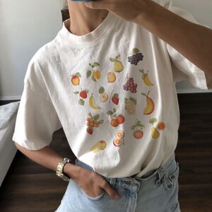 Vintage Fruit T-Shirt Aesthetic T-Shirt For Women Trendy Crewneck Vintage Shirt Graphic Shirt For Women Fruit Shirt Cottagecore Shirt